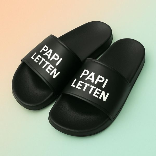 Papi Letten Herren Schlappen – Lustige Vatertag Geschenkidee für Papa – Bequeme Slides Sandalen Männ